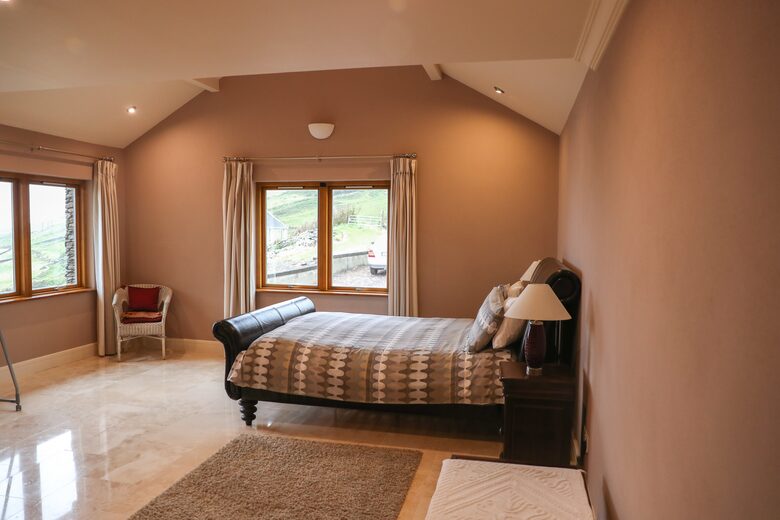 Coumeenoole Luxury Stay - Dingle, Ireland