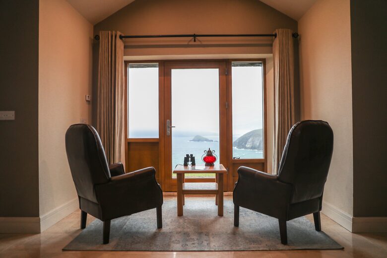 Coumeenoole Luxury Stay - Dingle, Ireland
