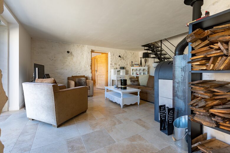 Mas De La Source Farmhouse - Aleyrac, France