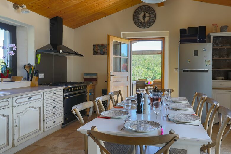 Mas De La Source Farmhouse - Aleyrac, France