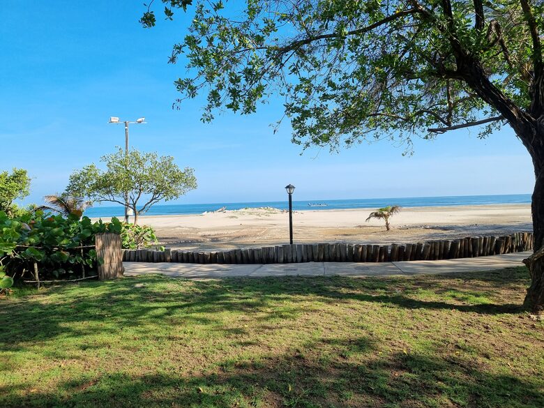 Spacious Beachfront Villa | 30 minutes from Cartagena - Lomita Arena, Colombia