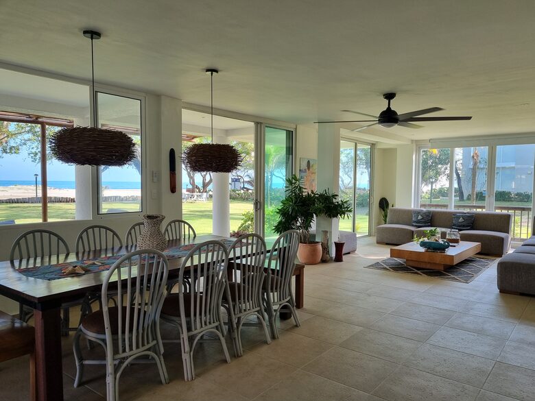 Spacious Beachfront Villa | 30 minutes from Cartagena - Lomita Arena, Colombia