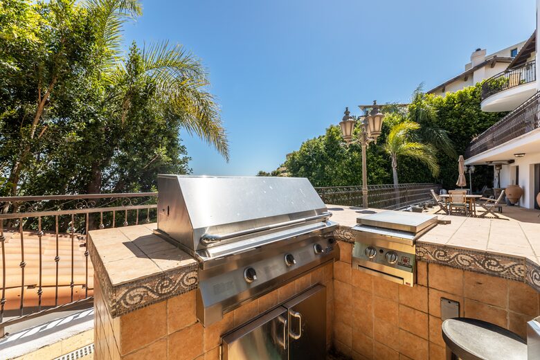 Hollywood Hills Mediterranean Villa - Los Angeles, California