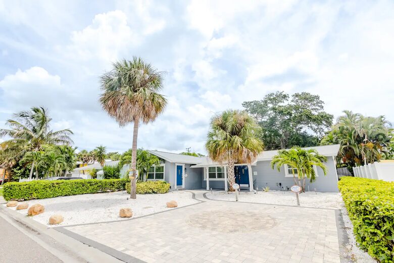 Exquisite Beach House - Indian Rocks Beach, Florida