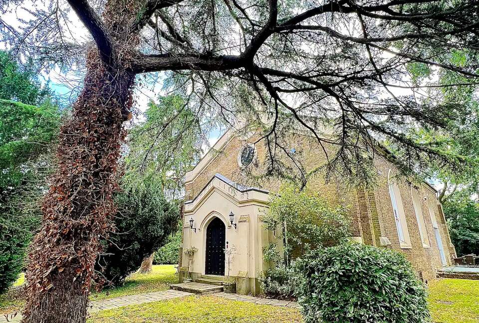 Church House In West London - Uxbridge, London, United Kingdom