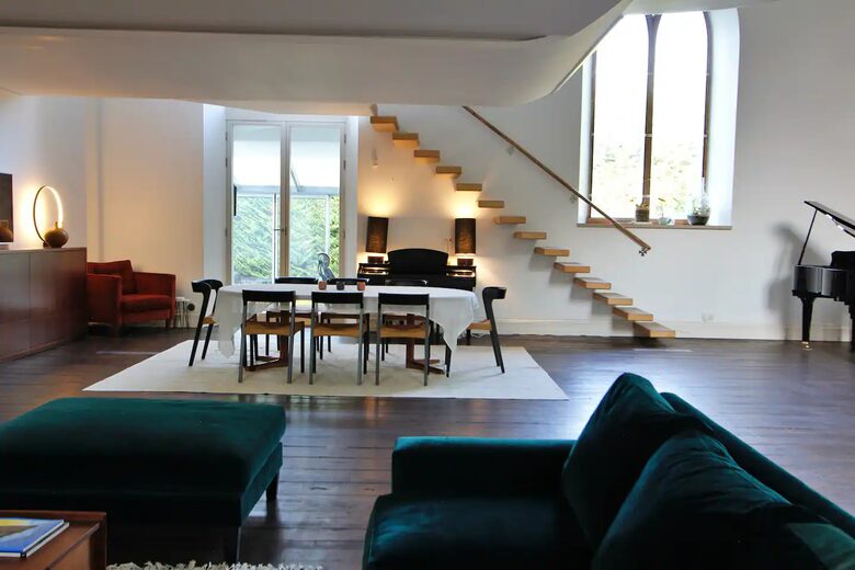 Church House In West London - Uxbridge, London, United Kingdom