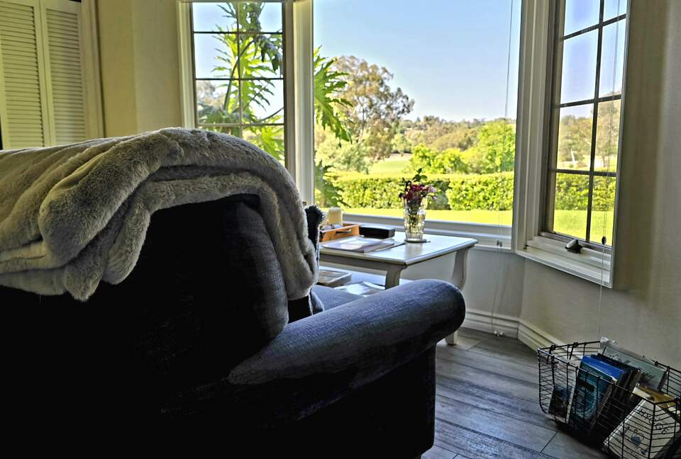 Peaceful Studio Retreat with Sensational Golf Course View and Natural Surroundings - Rancho Santa Fe, California