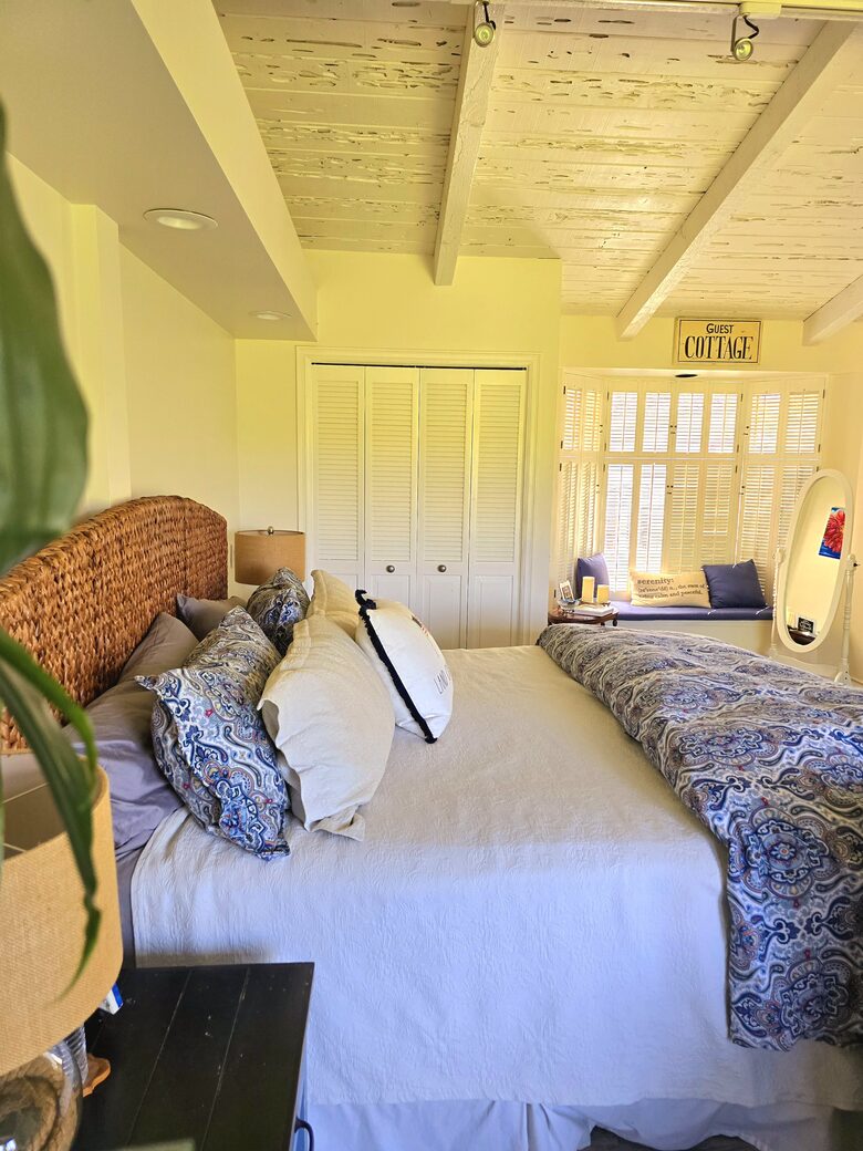 Peaceful Studio Retreat with Sensational Golf Course View and Natural Surroundings - Rancho Santa Fe, California