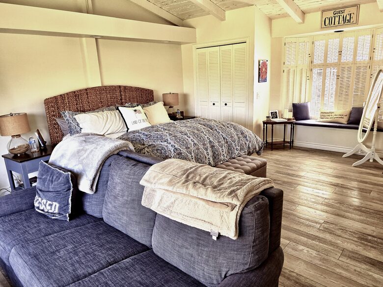 Peaceful Studio Retreat with Sensational Golf Course View and Natural Surroundings - Rancho Santa Fe, California