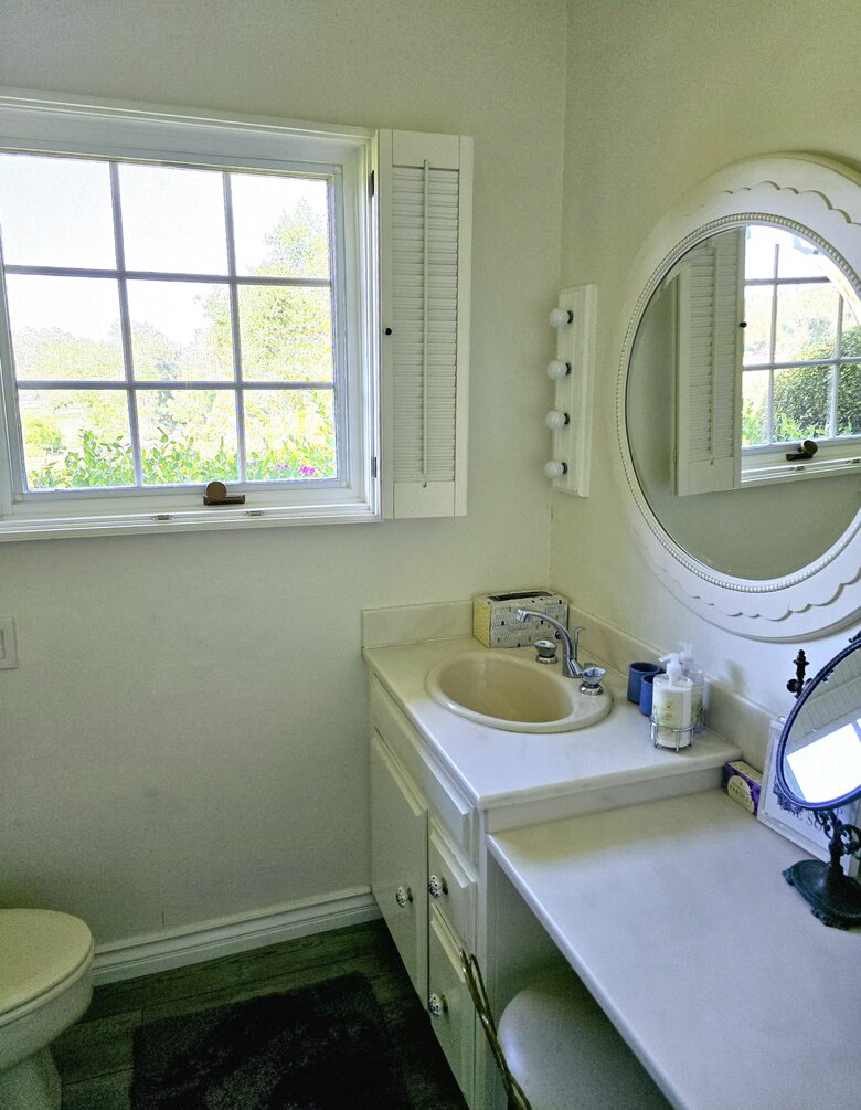 Peaceful Studio Retreat with Sensational Golf Course View and Natural Surroundings - Rancho Santa Fe, California
