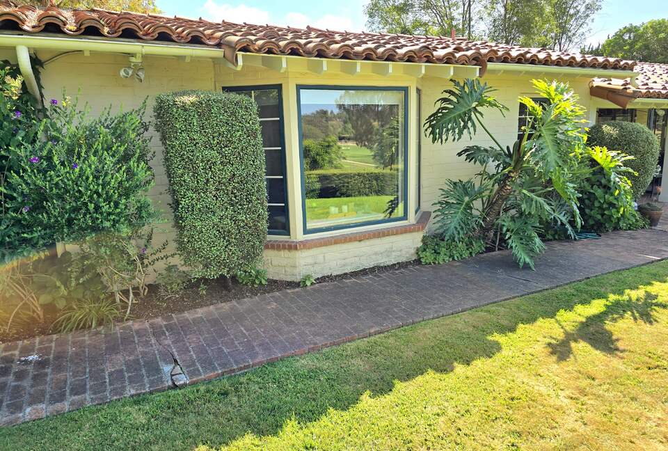 Peaceful Studio Retreat with Sensational Golf Course View and Natural Surroundings - Rancho Santa Fe, California