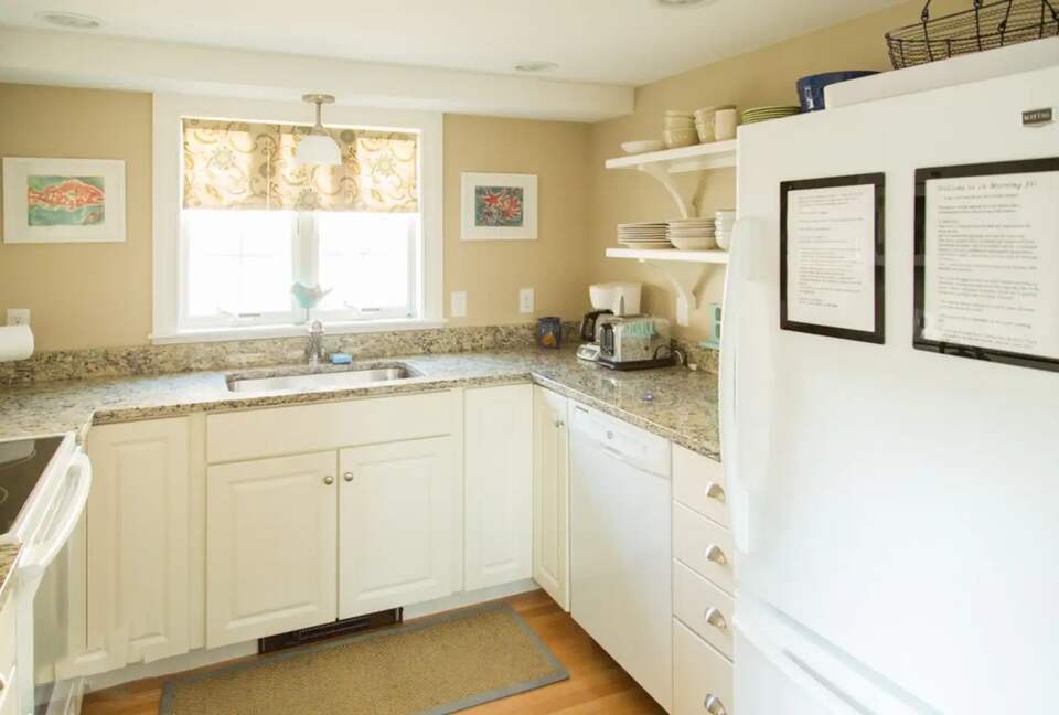 Charming Coastal Maine Beach Cottage - Higgins Beach, Maine