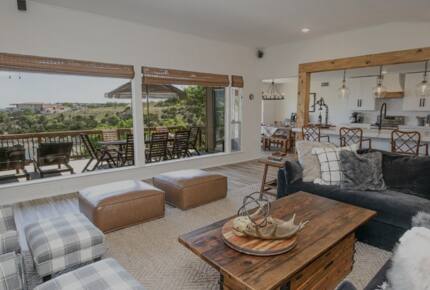 Charming Lake Travis Waterfront Retreat - Spicewood, Texas