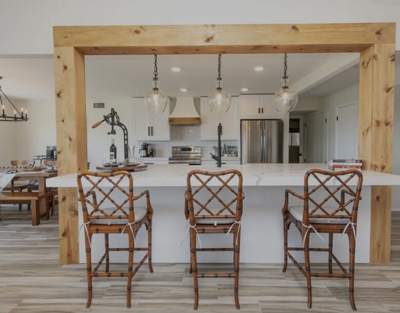 Charming Lake Travis Waterfront Retreat - Spicewood, Texas