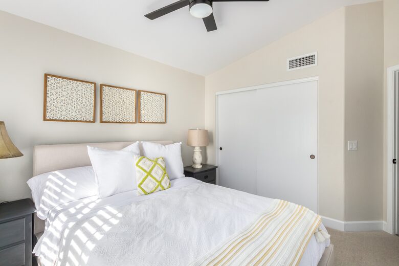 Prime Location Phoenix/Scottsdale Home With Spa - Phoenix, Arizona