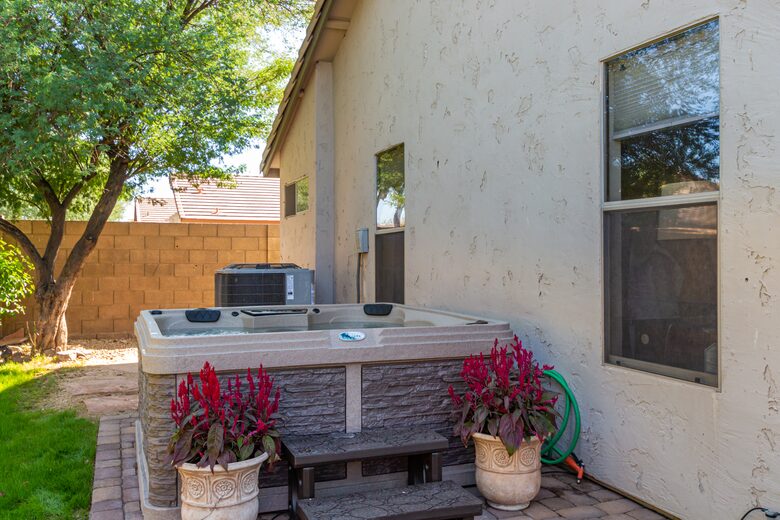 Prime Location Phoenix/Scottsdale Home With Spa - Phoenix, Arizona