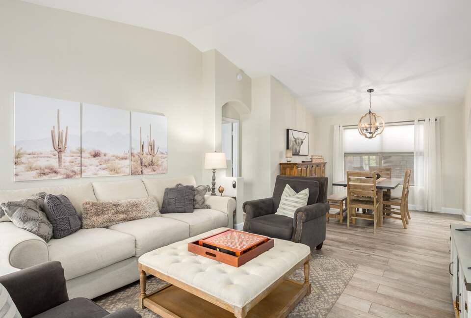 Prime Location Phoenix/Scottsdale Home With Spa - Phoenix, Arizona
