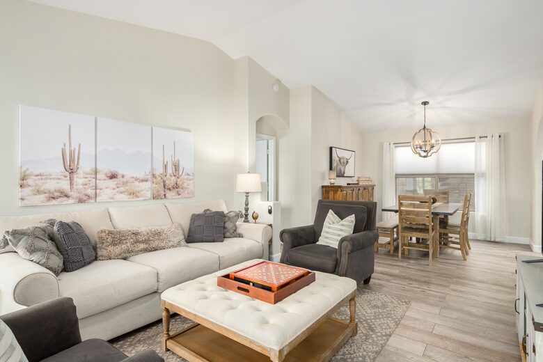 Prime Location Phoenix/Scottsdale Home With Spa - Phoenix, Arizona