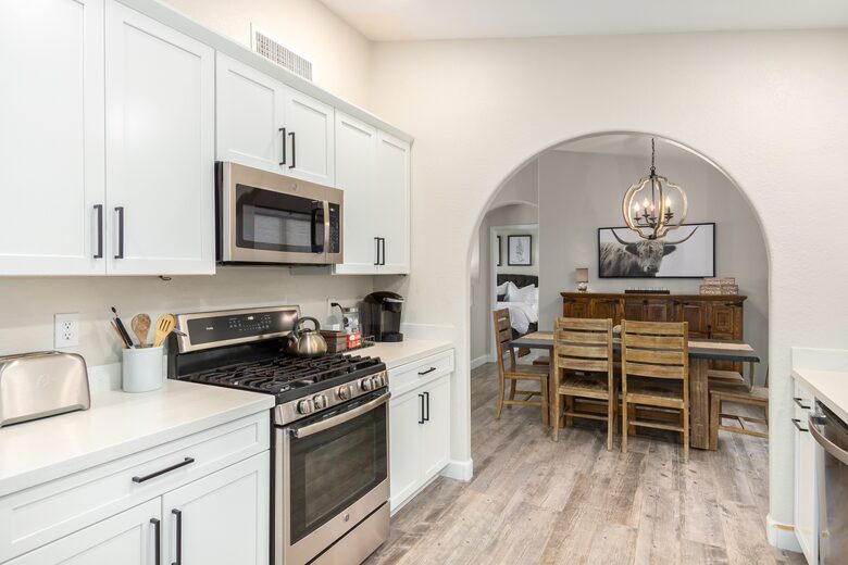 Prime Location Phoenix/Scottsdale Home With Spa - Phoenix, Arizona