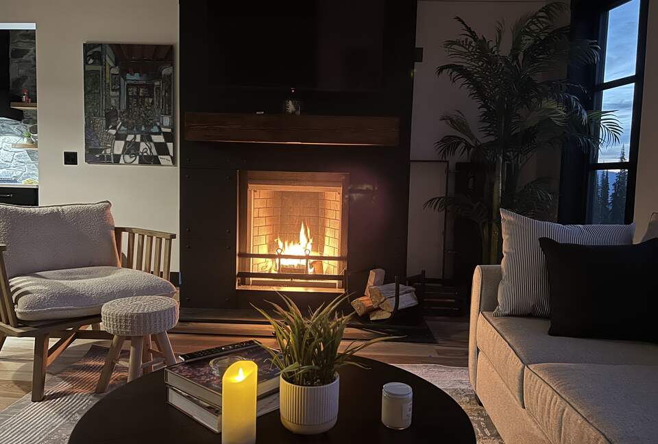 Modern Ski Chalet at Big White Ski Resort - Kelowna (Beaverdale District), Canada
