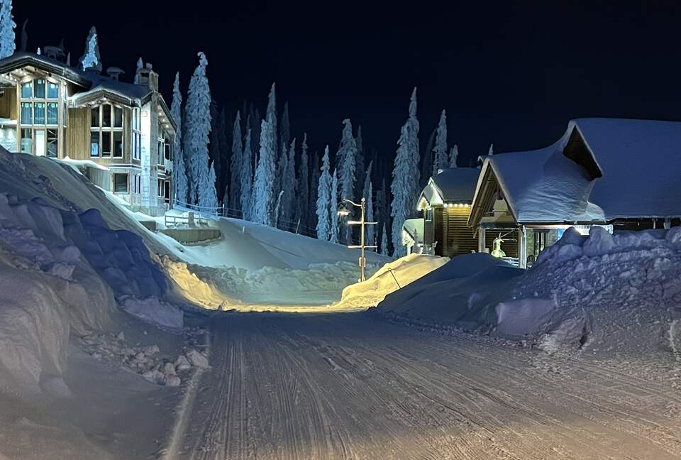 Location is on a ski out, steps from two runs