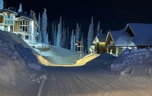 Location is on a ski out, steps from two runs
