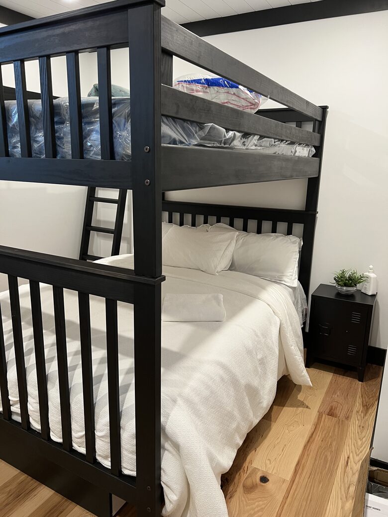 4th Bunk bedroom (Double over queen)