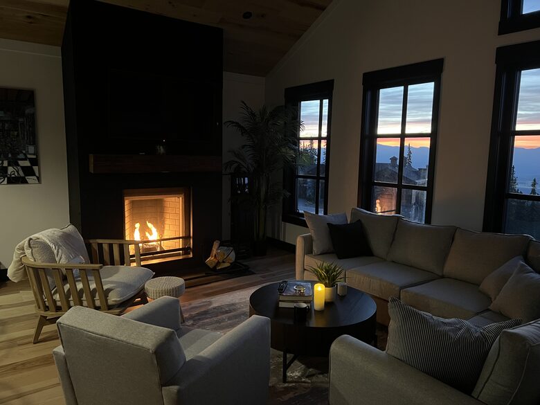 Modern Ski Chalet at Big White Ski Resort - Kelowna (Beaverdale District), Canada