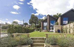 Countryside Elegance with Private Gardens - Newgate street, United Kingdom