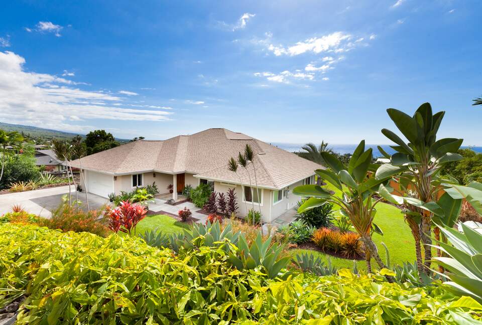 Hawaiian Luxury home with Infinity Heated Pool & Breathtaking Views in Paradise - Kailua Kona, Hawaii