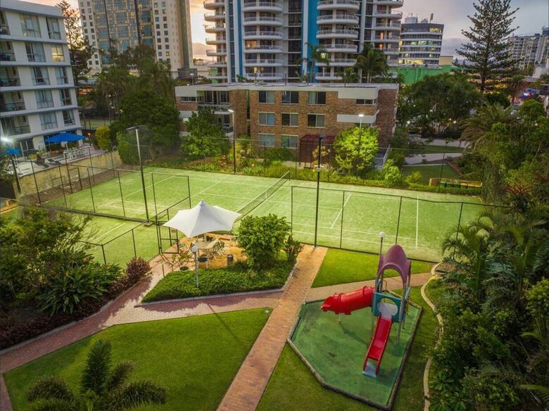 Luxurious Skyhome with Panoramic Views & Beach Location - Gold Coast, Australia