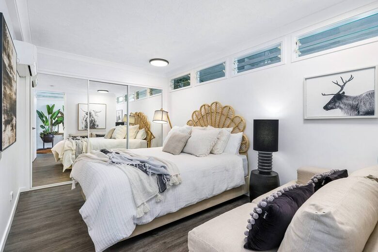 Luxurious Skyhome with Panoramic Views & Beach Location - Gold Coast, Australia
