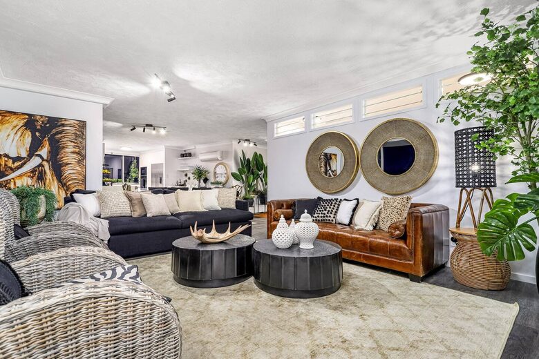Luxurious Skyhome with Panoramic Views & Beach Location - Gold Coast, Australia