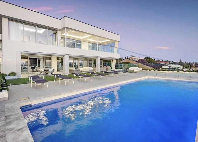 Modern Beach Front Home - Perth, Australia