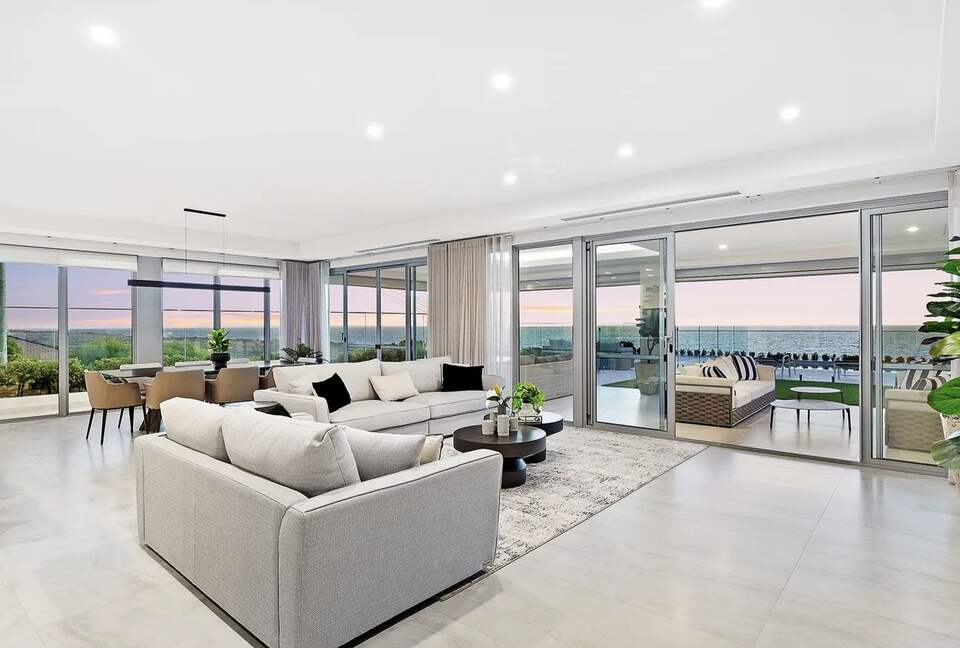 Modern Beach Front Home - Perth, Australia