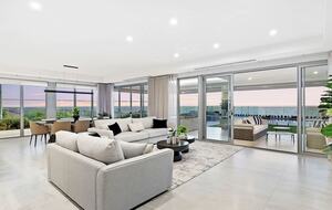 Modern Beach Front Home - Perth, Australia