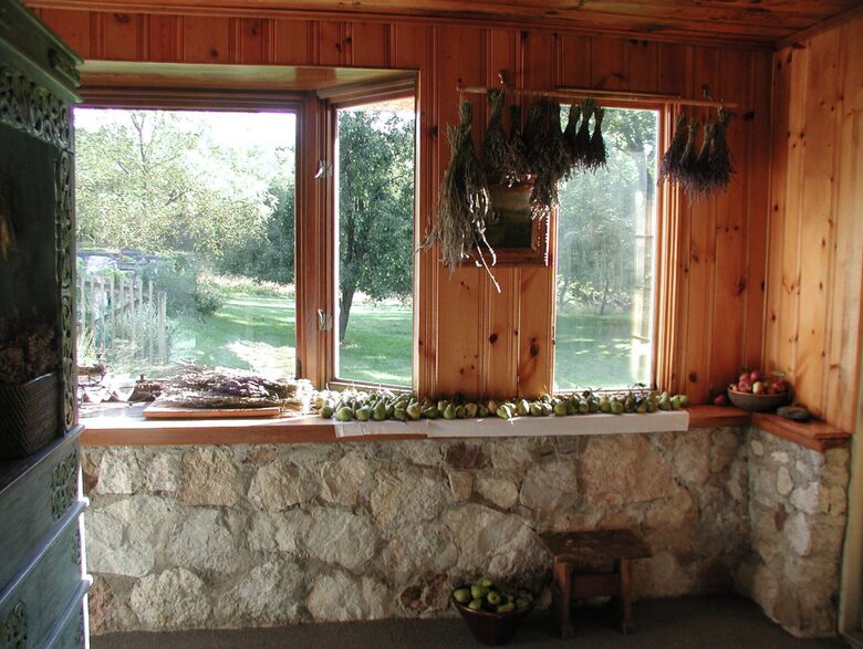 Lavender Hill Estate | Private 37 acres,1.5 hour from NYC, Heated Pool, Jacuzzi - Pine Bush, New York