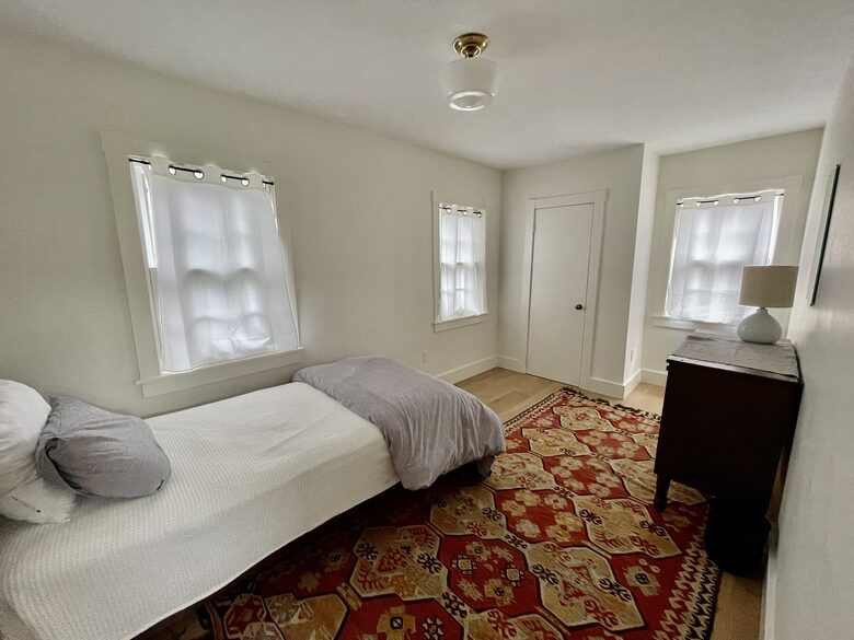 Twin bedroom
