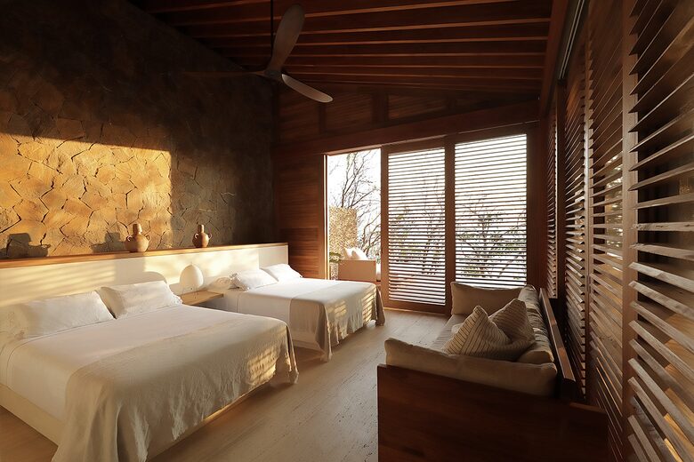 Queen Ocean Suite