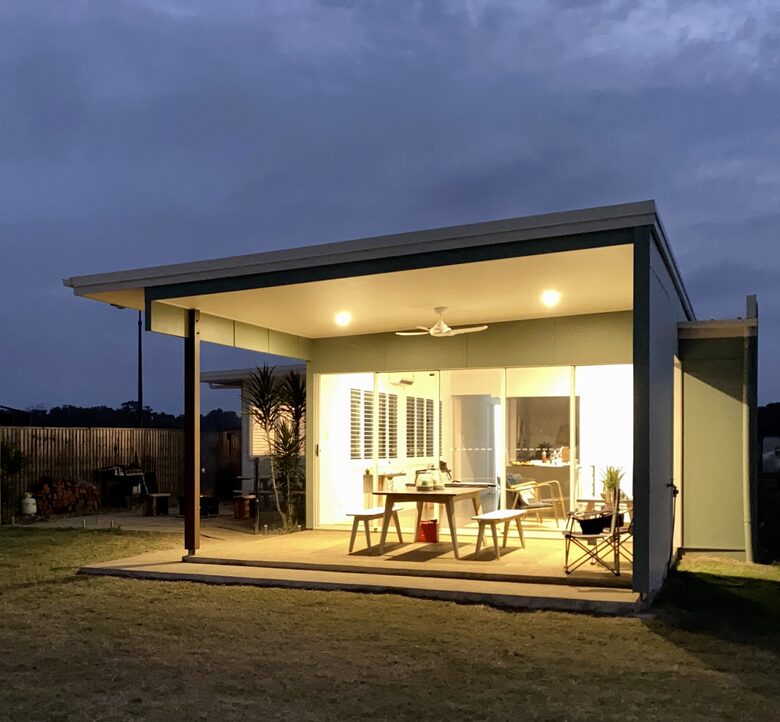 Ocean View Absolute Beachfront Home - Rules Beach, Australia