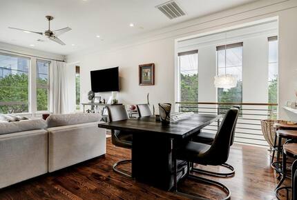 Luxury Downtown Home Walk To River + Gym - Houston, Texas