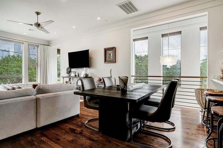 Luxury Downtown Home Walk To River + Gym - Houston, Texas