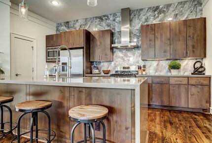 Luxury Downtown Home Walk To River + Gym - Houston, Texas