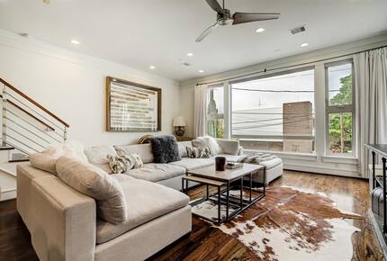 Luxury Downtown Home Walk To River + Gym - Houston, Texas