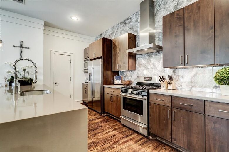 Luxury Downtown Home Walk To River + Gym - Houston, Texas