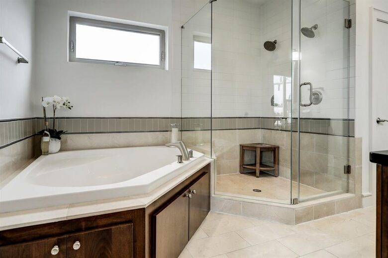 Luxury Downtown Home Walk To River + Gym - Houston, Texas
