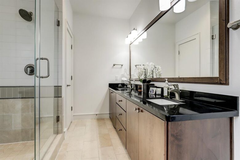 Luxury Downtown Home Walk To River + Gym - Houston, Texas