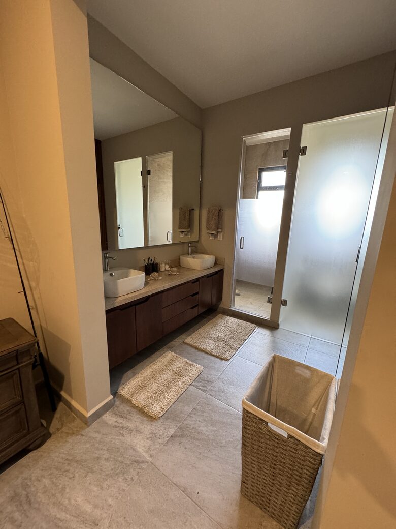 Master bedroom bathroom