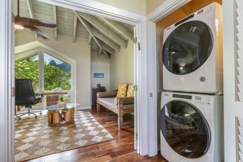 Beautiful Kaua’i Beachhouse - Anahola, Hawaii