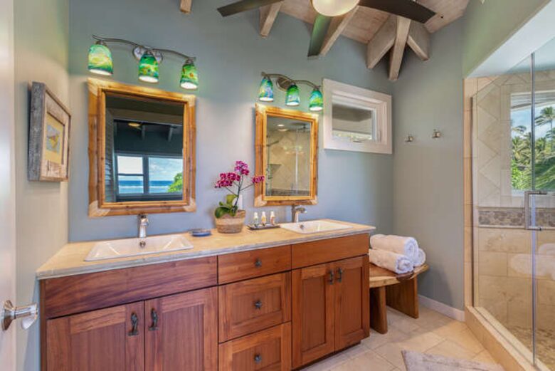 Beautiful Kaua’i Beachhouse - Anahola, Hawaii